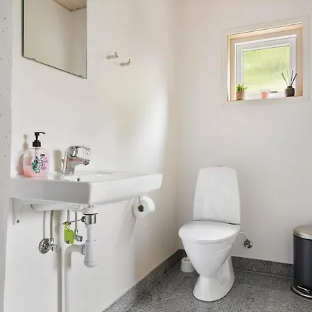 4800-ronne-stampen-vej-2-hus-24 *